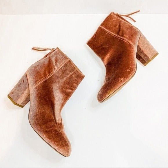 Steve Madden Shoes - Steve Madden Cynthia Pink Blush Velvet Heeled Ankle Booties Size 8.5